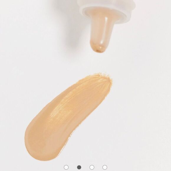 MAC Studio Radiance Face & Body Foundation W2 NIB Retail 42.00 - Picture 2 of 4